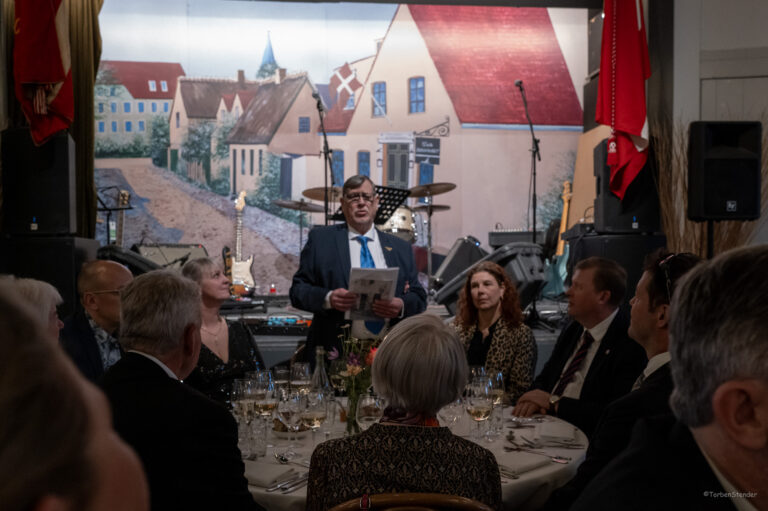 120 ars fødselsdag fest 15